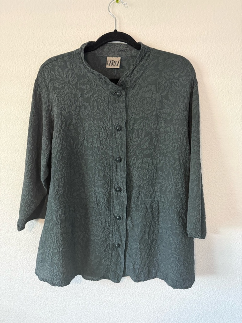 URU Women's Textured Button-Front Dark Gray Blouse